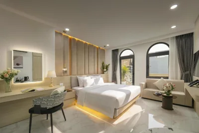Deluxe Double Room with Bath — A89 West Lake Hotel